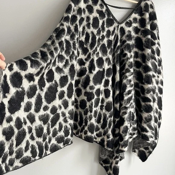 MaxSport Poncho Sweater Wrap Animal Print Tassels Oversized Fuzzy L XL NWT - Picture 10 of 10